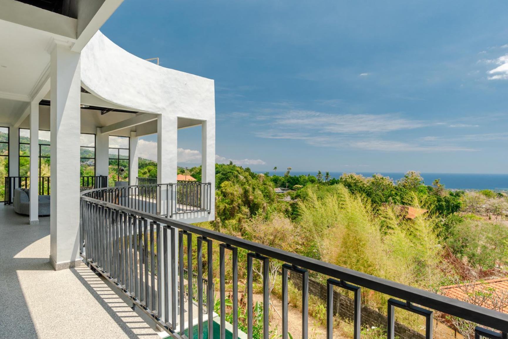 Вілла The Hacienda Lovina Екстер'єр фото