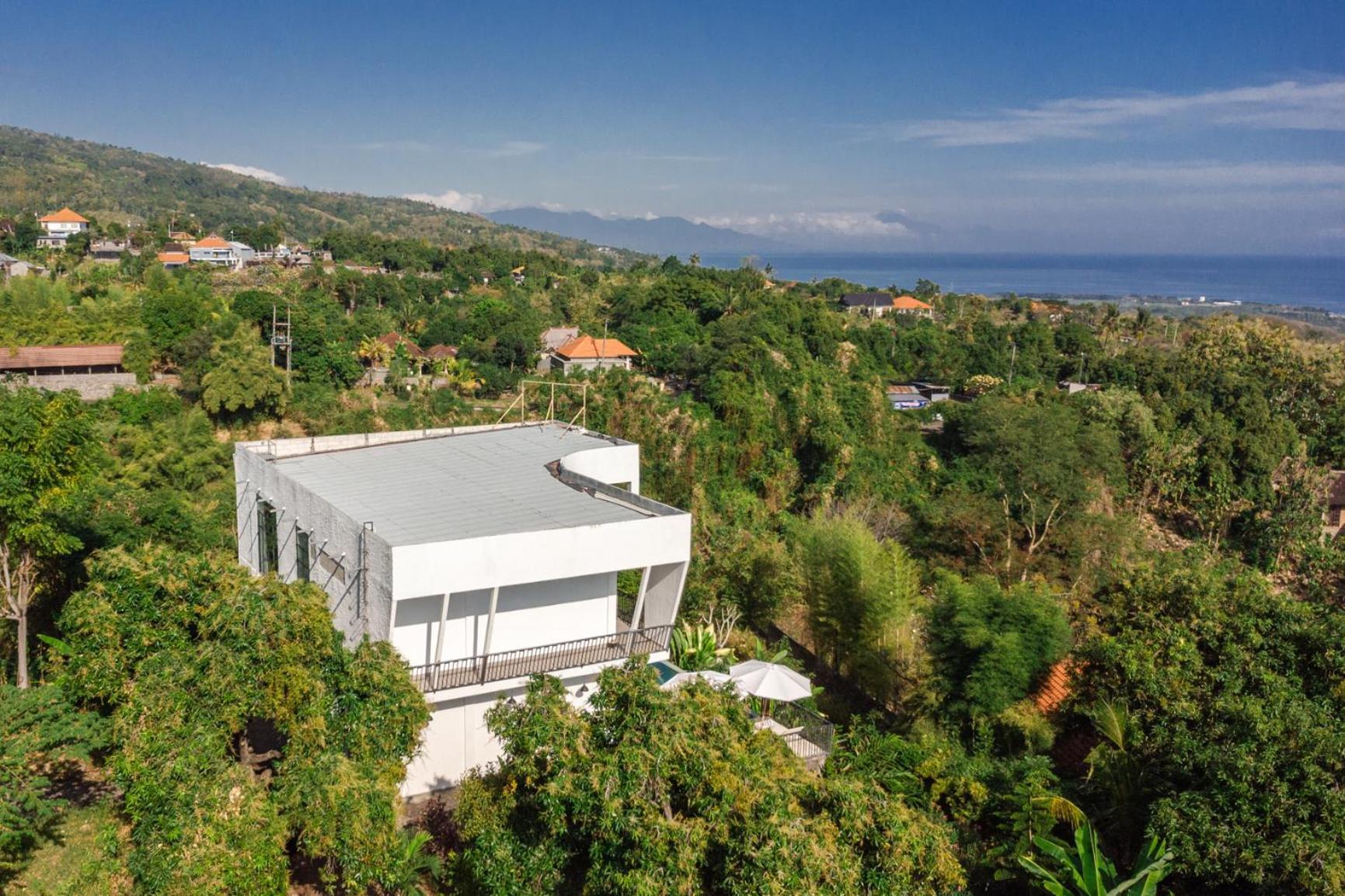 Вілла The Hacienda Lovina Екстер'єр фото